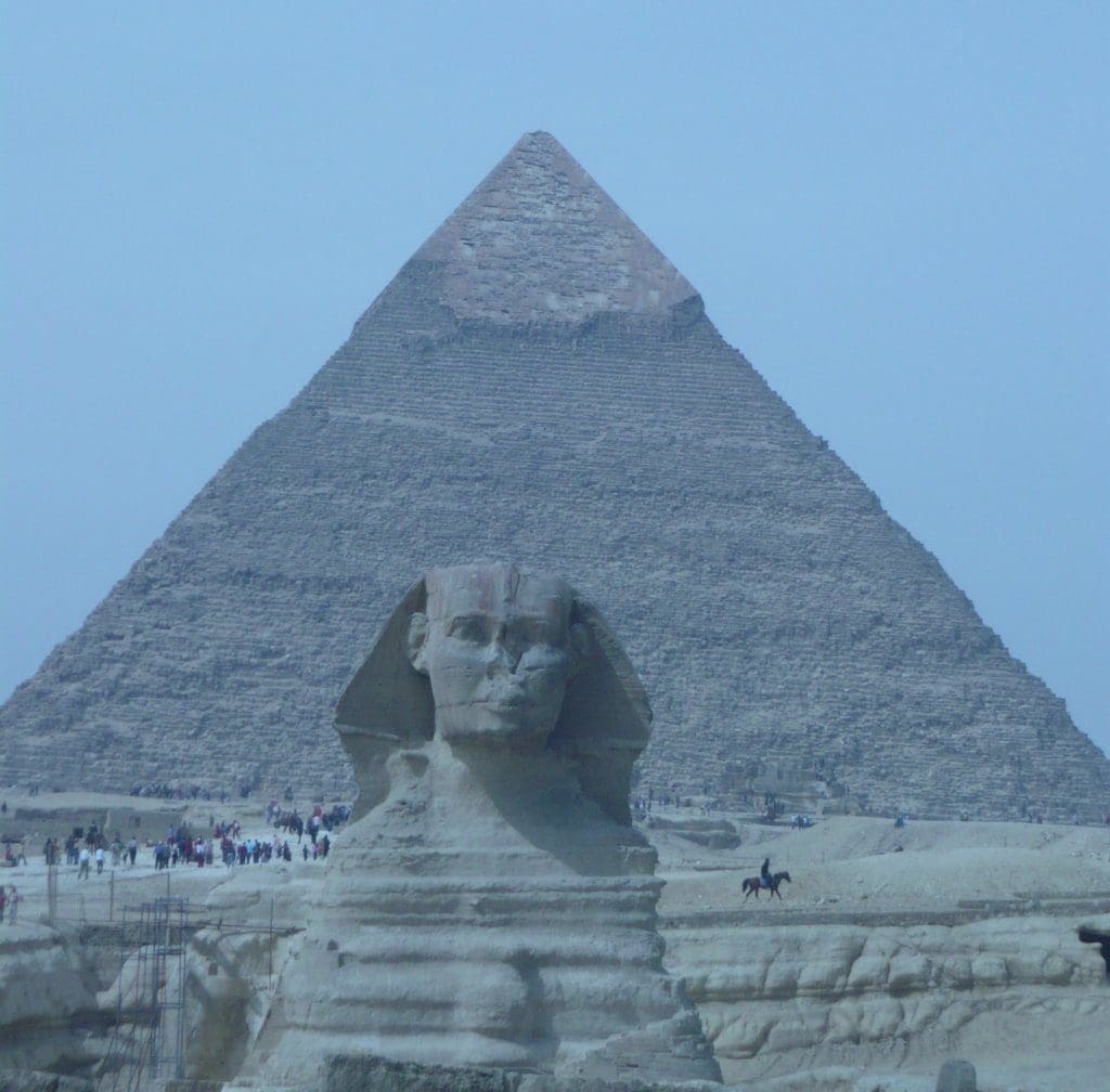 A picture of the Sphinx and the Pyramids